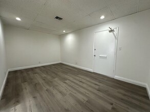 318-322 Wilshire Blvd, Santa Monica, CA for lease Interior Photo- Image 2 of 2