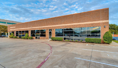 689 Airport Fwy, Hurst, TX for lease Building Photo- Image 2 of 2