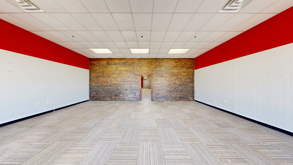 2273 Washington Rd, Washington, IL for sale - Matterport 3D Scan - Image 3 of 19