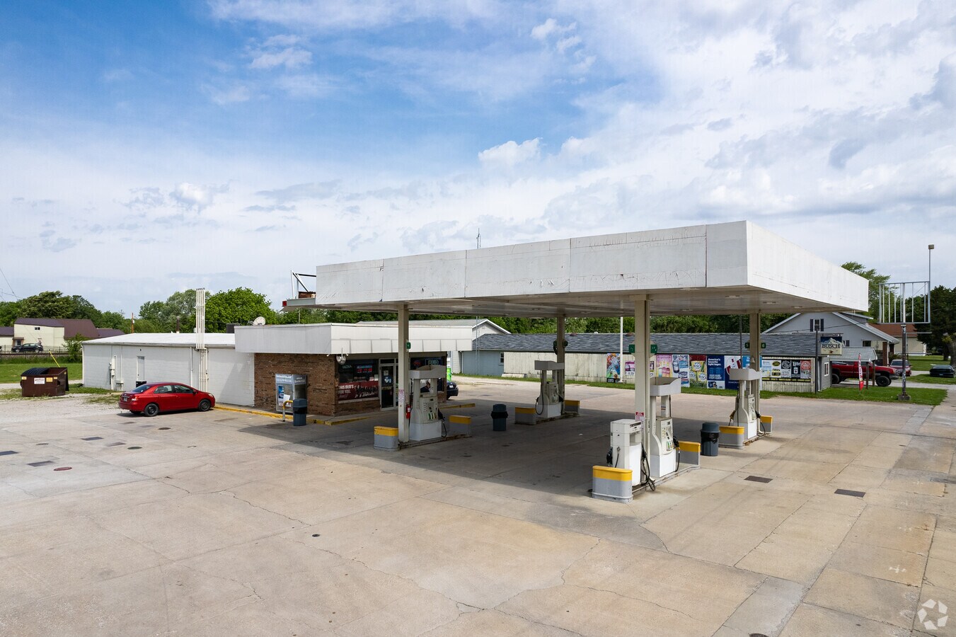 808 N Broad St, Carlinville, IL 62626