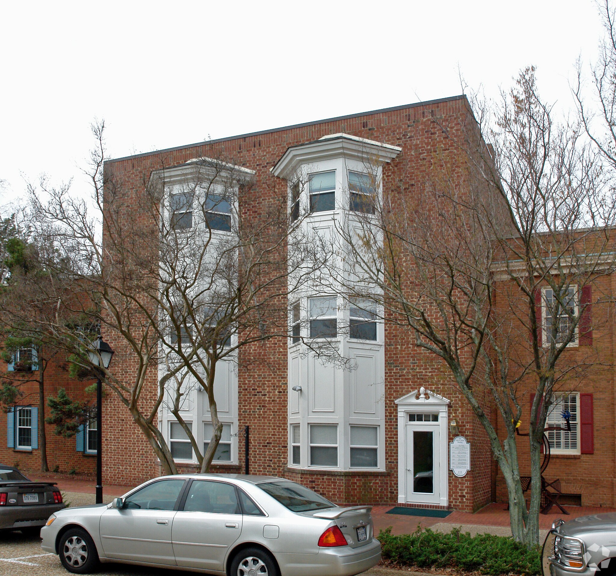 133 Kings Way, Hampton, VA for sale Primary Photo- Image 1 of 1