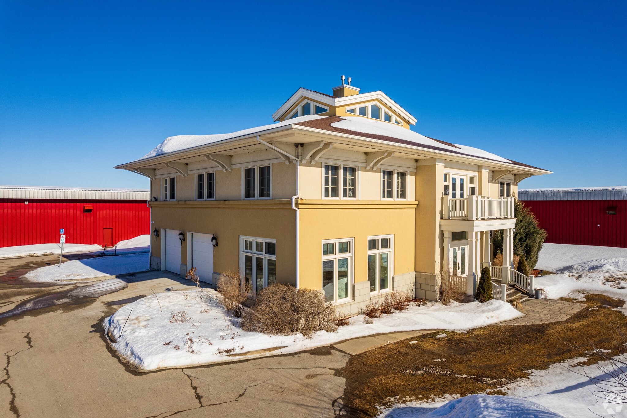 35 Rue Saint-Jean-Baptiste O, Rigaud, QC for sale Primary Photo- Image 1 of 16