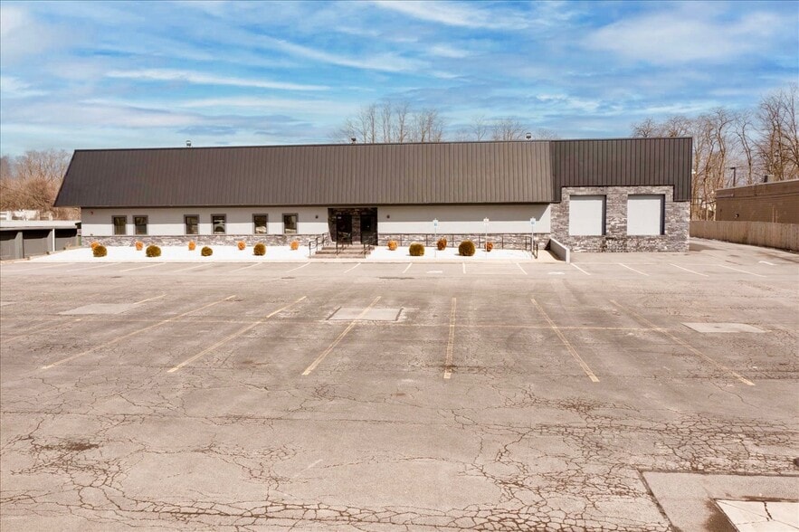 465 W Commercial St, East Rochester, NY for lease - Building Photo - Image 3 of 52