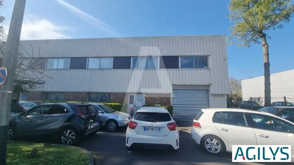 Flex in Les Ulis for lease - Building Photo - Image 1 of 3