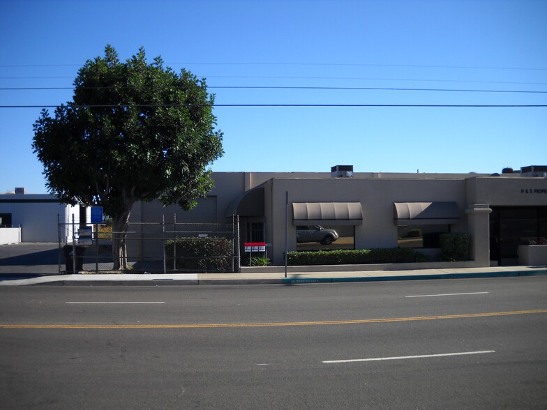 1009 Brooks St, Ontario, CA for lease - Building Photo - Image 2 of 13