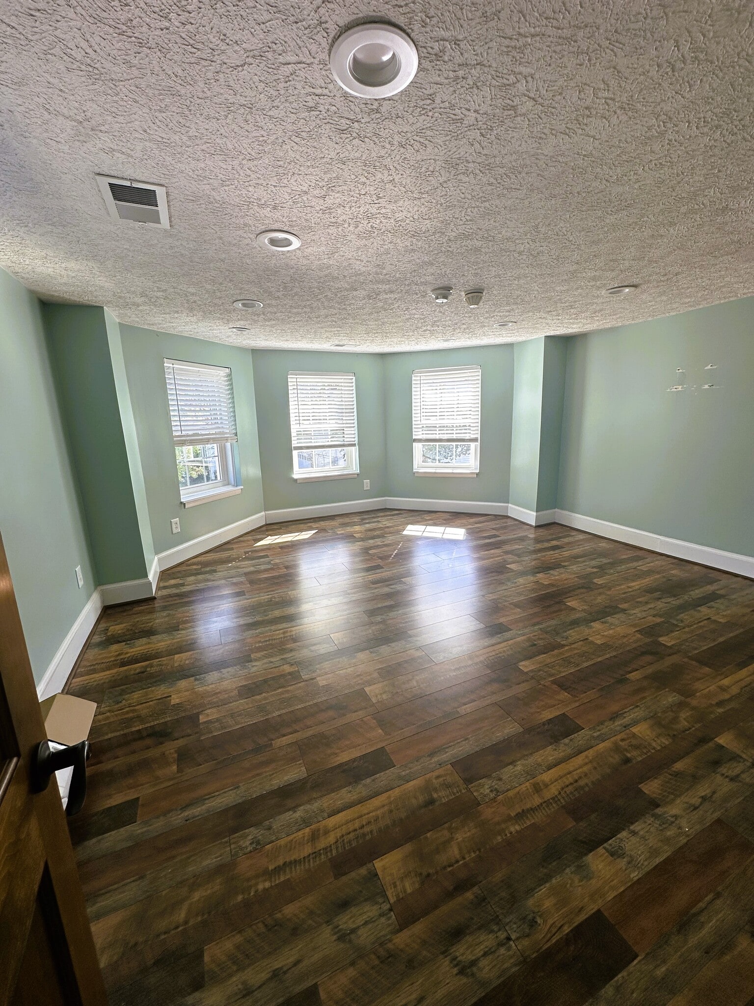 5 Oak Ave, La Plata, MD for lease Building Photo- Image 1 of 10