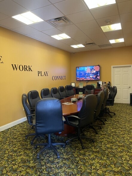 2121 S Hiawassee Rd, Orlando, FL for lease - Interior Photo - Image 3 of 53