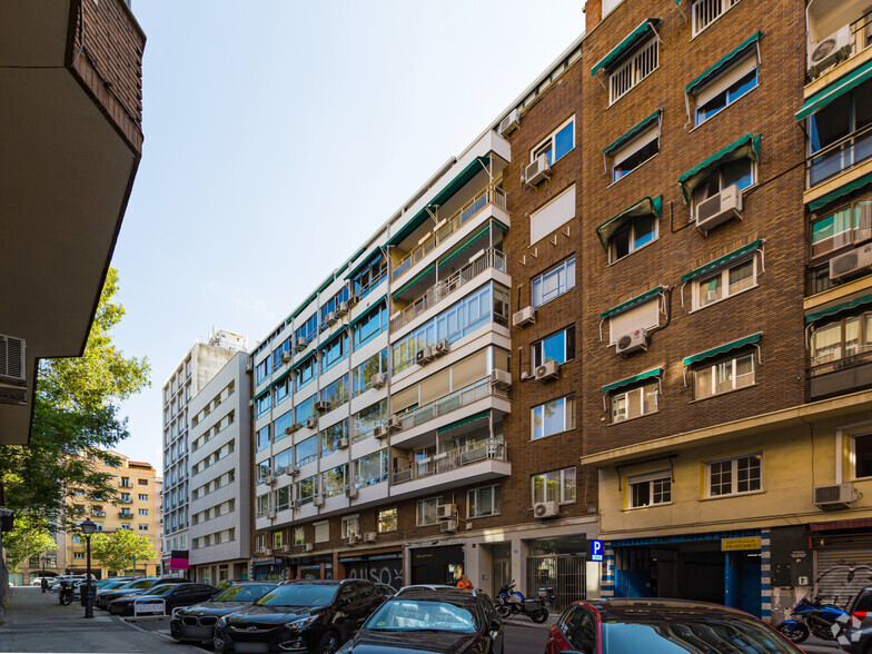 Office in Madrid, MAD for sale - Building Photo - Image 2 of 2