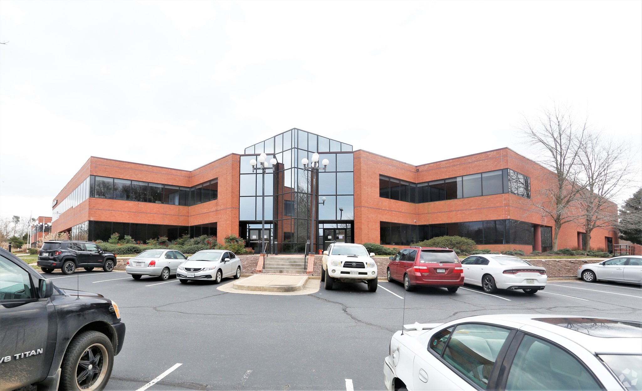 100 Riverside Pky, Fredericksburg, VA for lease Primary Photo- Image 1 of 6