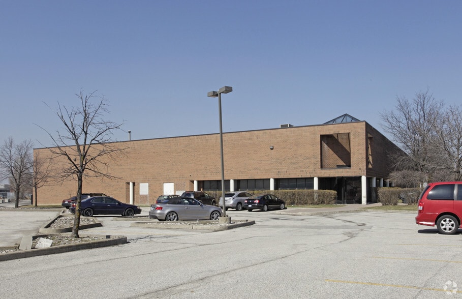 90 Walker Dr, Brampton, ON for lease - Primary Photo - Image 1 of 4