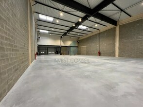 Office in SAINT-OUEN-L'AUMONE for lease Interior Photo- Image 1 of 9