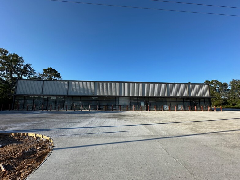 18491 Highway 105, Cleveland, TX for lease - Building Photo - Image 1 of 2