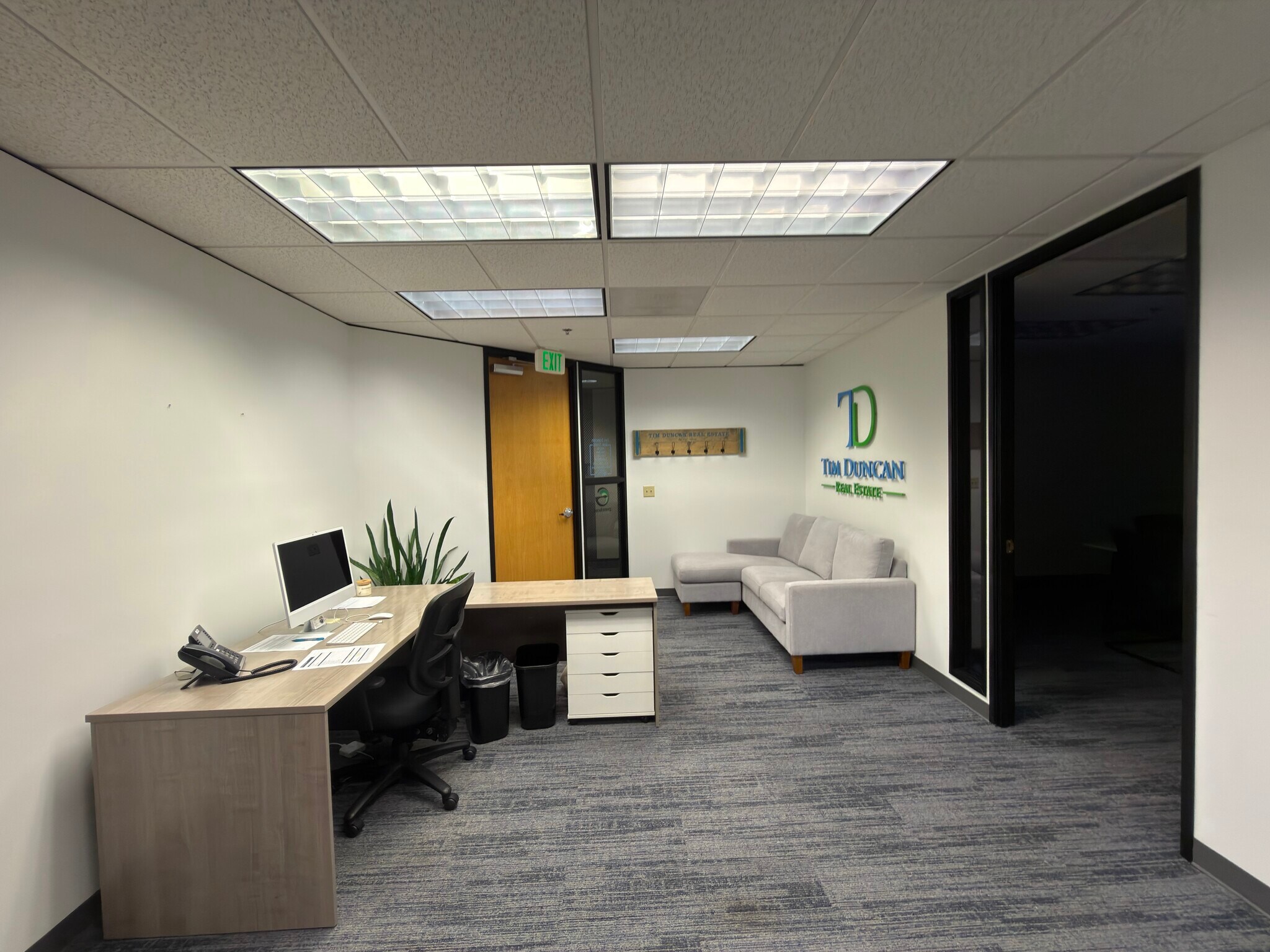 1500 Valley River Dr, Eugene, OR for lease Interior Photo- Image 1 of 9