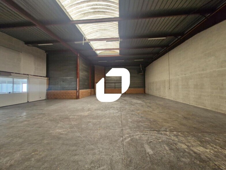 Flex in Collégien for lease - Interior Photo - Image 1 of 13