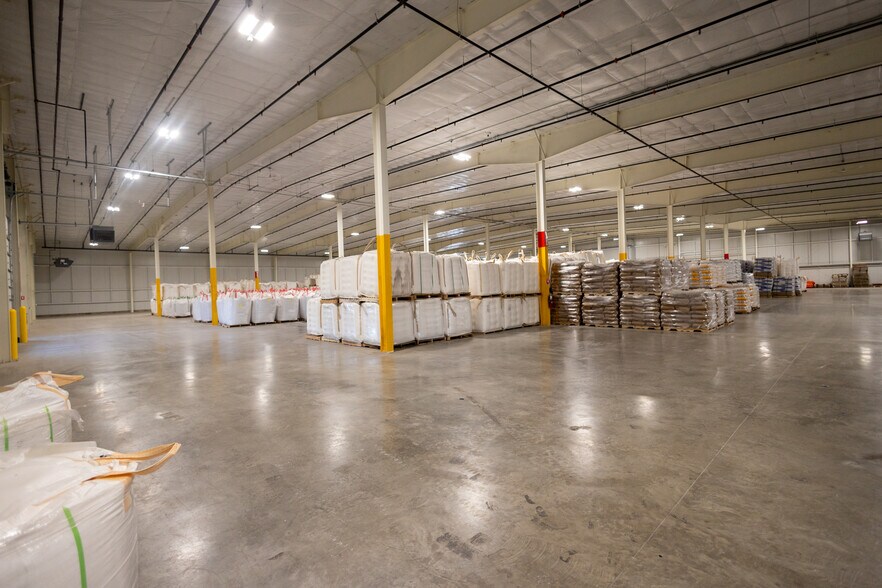 7602 345th st, Stanley, WI for sale - Interior Photo - Image 3 of 27