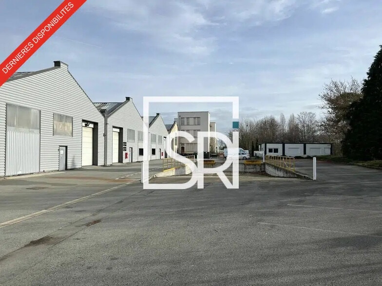 Industrial in Riom for lease - Building Photo - Image 1 of 10
