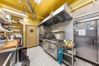 3005 Astoria Blvd, Astoria, NY for lease Interior Photo- Image 1 of 18