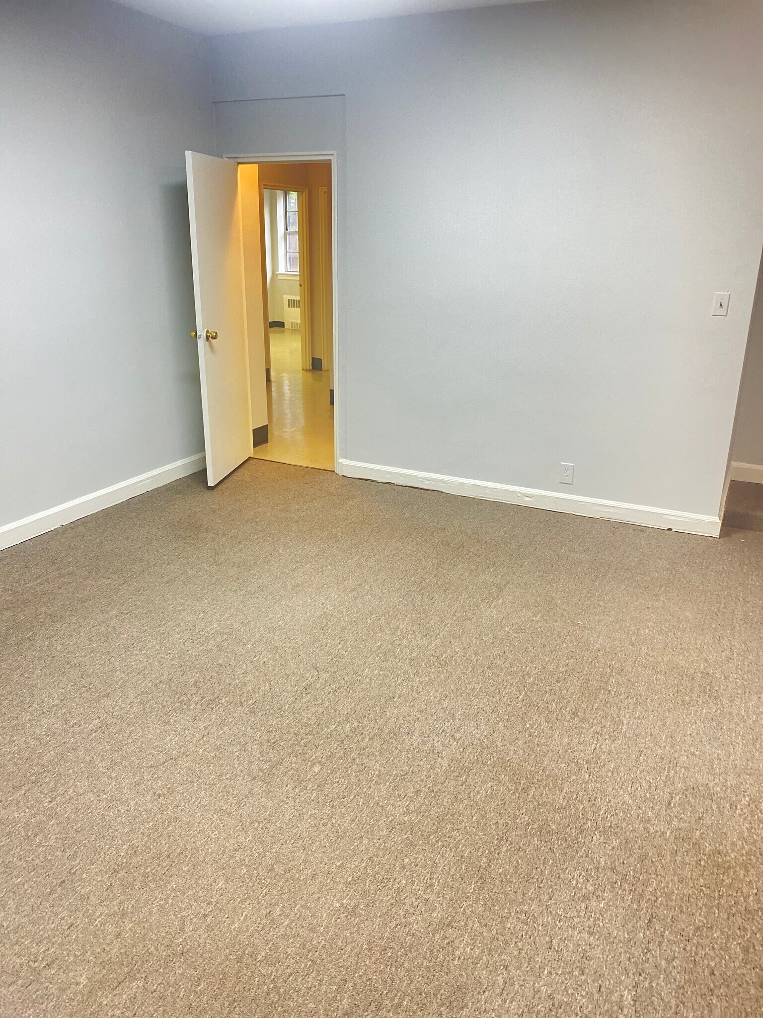 3601 Greenway, Baltimore, MD 21218 Carrollton Condominiums