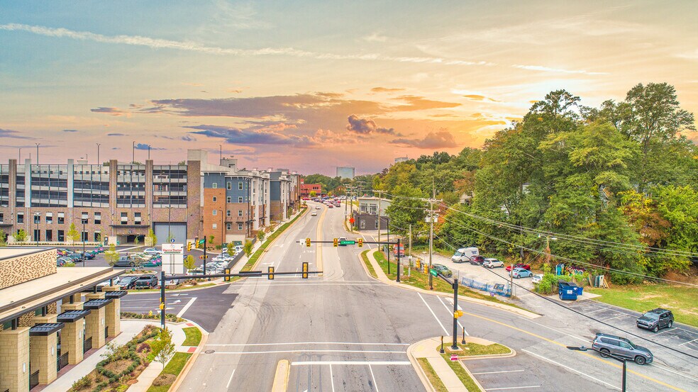 Wade Hampton Blvd, Greenville, SC 29609 51 Wade Hampton Blvd