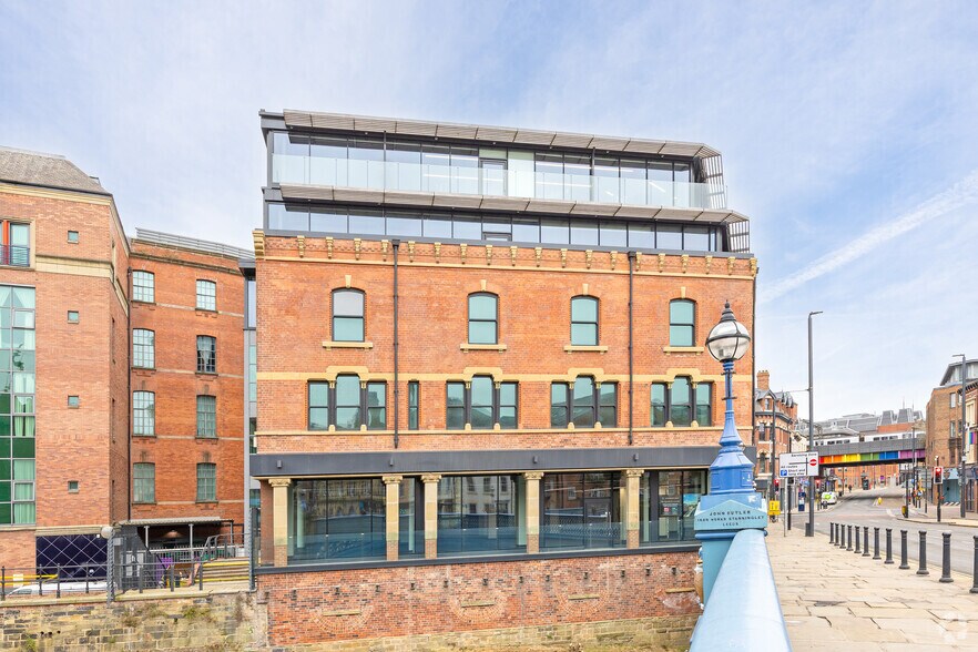 1 Bridge End, Leeds for lease - Building Photo - Image 2 of 3