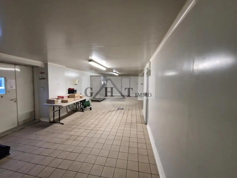 Office in Garges-lès-Gonesse for lease - Interior Photo - Image 1 of 7