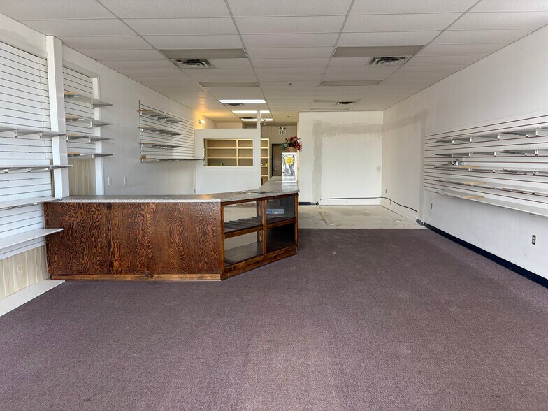 1380 E Republic Rd, Springfield, MO for lease - Building Photo - Image 2 of 7