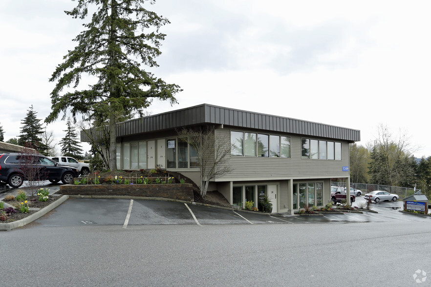 12729 Northup Way, Bellevue, WA for lease - Primary Photo - Image 1 of 14