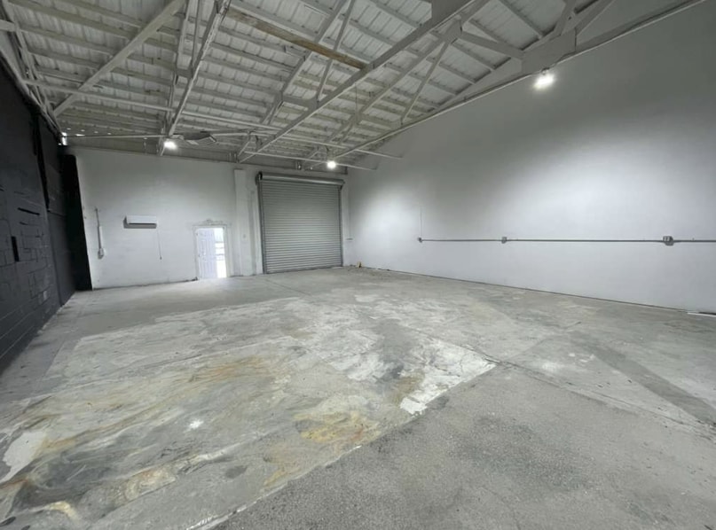 2705 E Hanna Ave, Tampa, FL for lease Interior Photo- Image 1 of 3