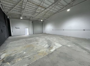 2705 E Hanna Ave, Tampa, FL for lease Interior Photo- Image 1 of 3