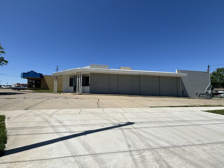 3626 Miller Rd, Flint, MI for lease - Building Photo - Image 3 of 10