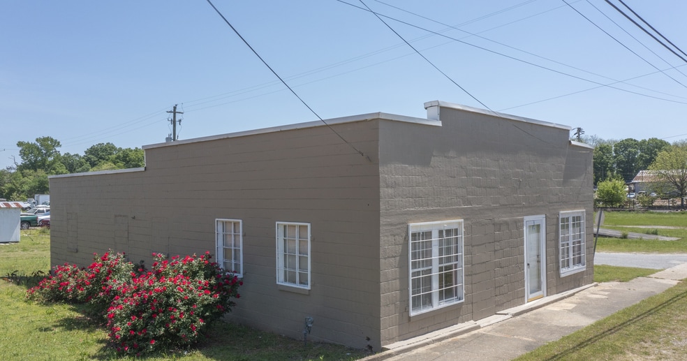 329 Dromedary St, Woodbury, GA for sale - Building Photo - Image 3 of 11