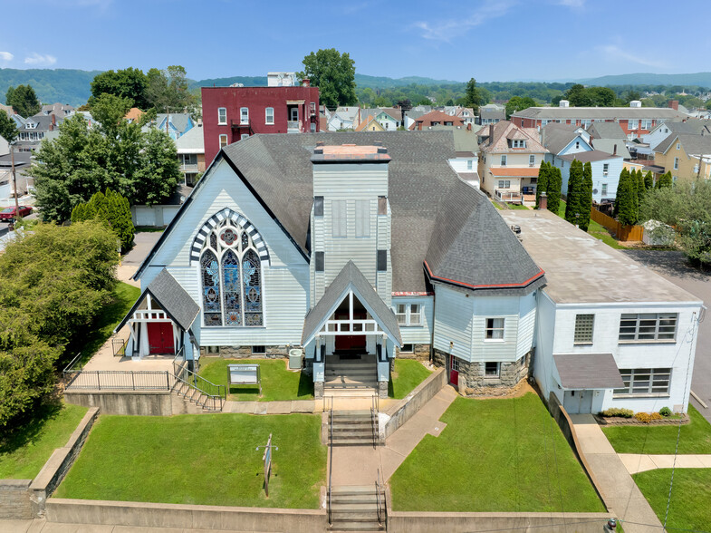 137 Chambers St, Phillipsburg, NJ for sale - Primary Photo - Image 1 of 46