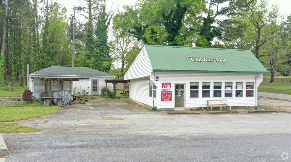 11 Pine Harbor Rd, Pell City, AL for sale - Primary Photo - Image 1 of 7