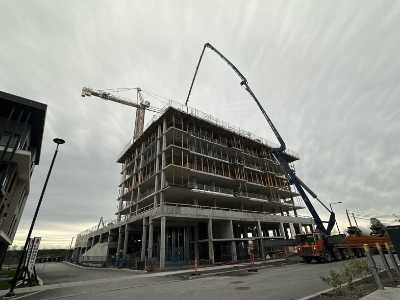 520-530 Rue Des Marronniers, Candiac, QC for lease - Building Photo - Image 3 of 3