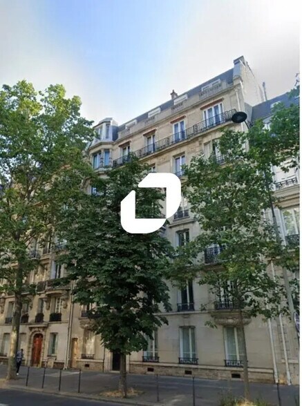 Office in Paris for lease - Building Photo - Image 1 of 13