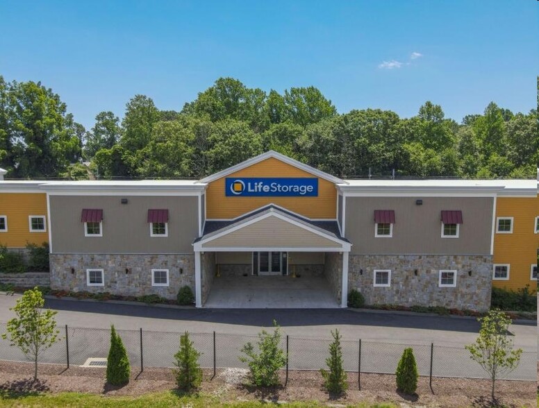 47 Spencer Plain Rd, Old Saybrook, CT for sale - Primary Photo - Image 1 of 1