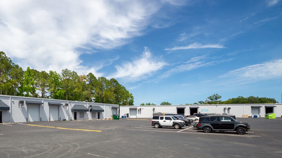 5151 Sunbeam Rd, Jacksonville, FL for lease - Building Photo - Image 3 of 5