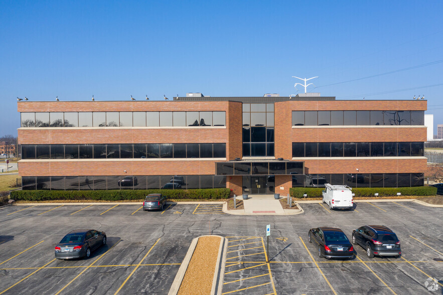 1110 Jorie Blvd, Oak Brook, IL for lease - Building Photo - Image 2 of 12