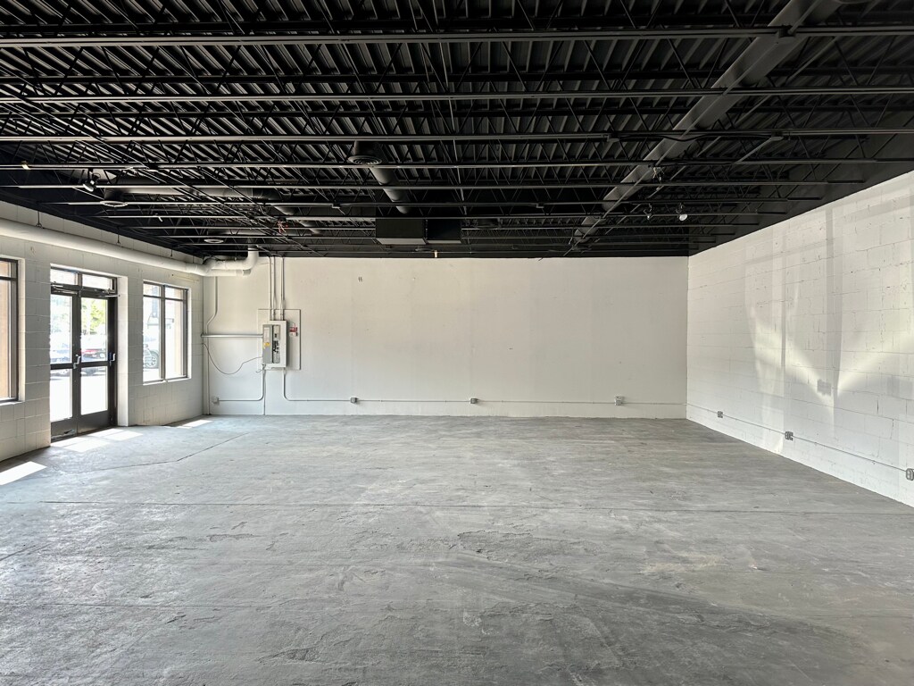 2733-2741 Hennepin Ave, Minneapolis, MN for lease Interior Photo- Image 1 of 6
