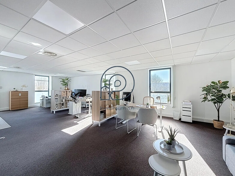 Office in Villeneuve-d'Ascq for sale - Building Photo - Image 1 of 6