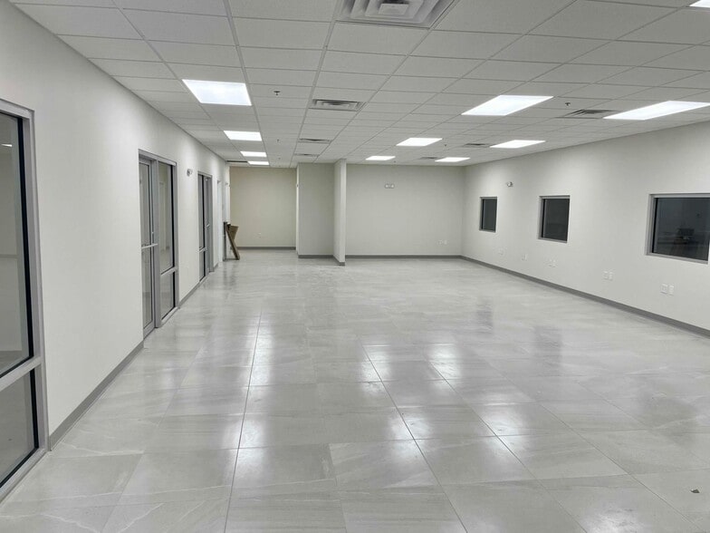 1513 Vidal Cantu rd, Laredo, TX for lease - Interior Photo - Image 3 of 6