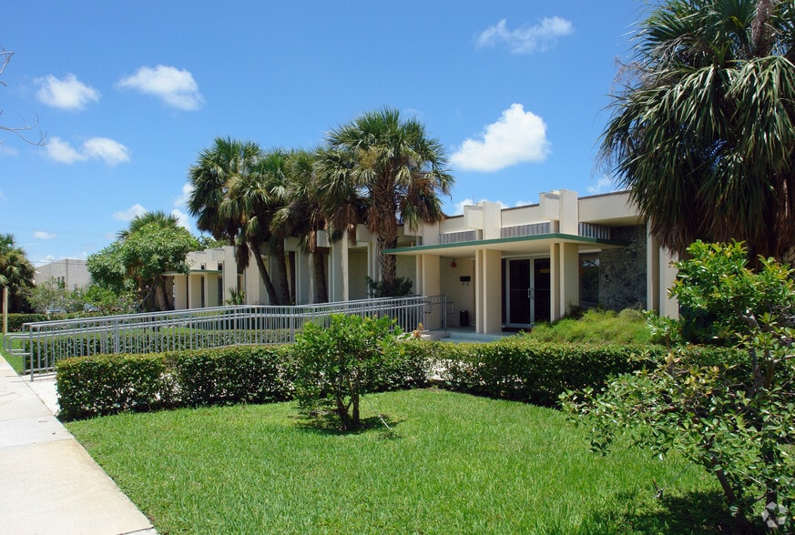 16565 NW 15th Ave, Miami, FL for lease - Building Photo - Image 2 of 10