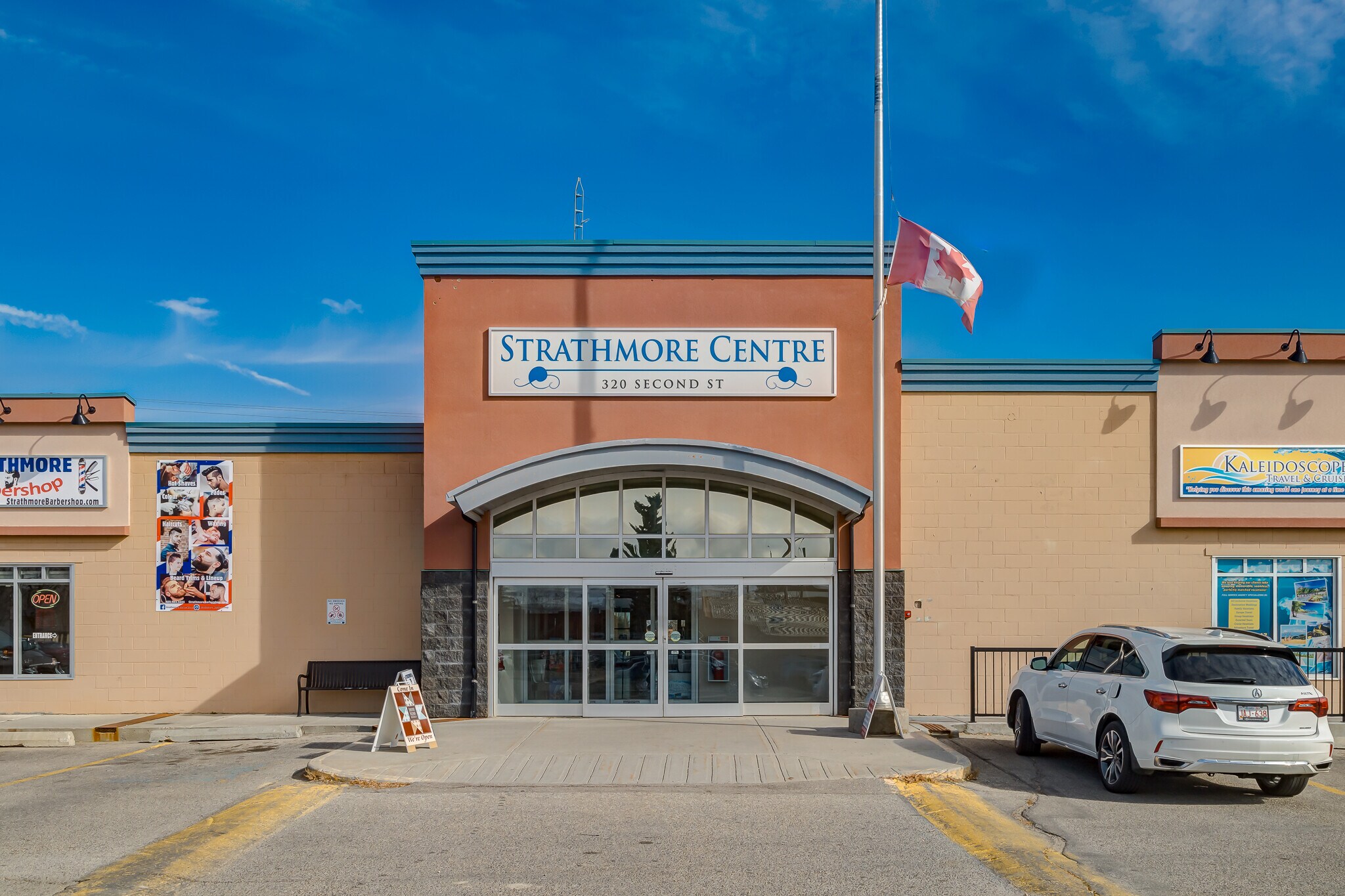 320 2nd St, Strathmore, AB for lease Building Photo- Image 1 of 8