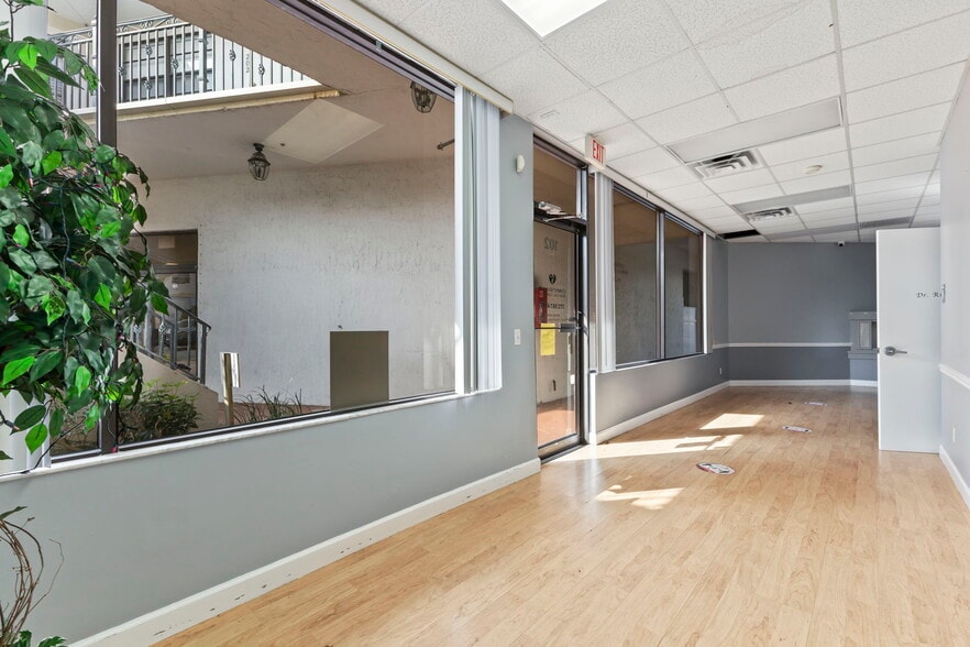 1485 37th St, Vero Beach, FL for lease - Building Photo - Image 3 of 9