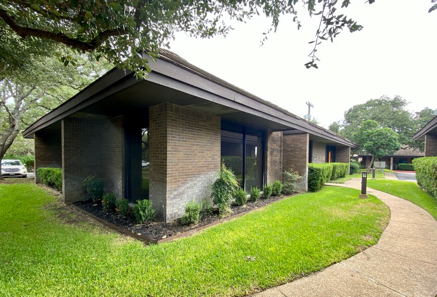 1850 Lockhill Selma Rd, San Antonio, TX 78213