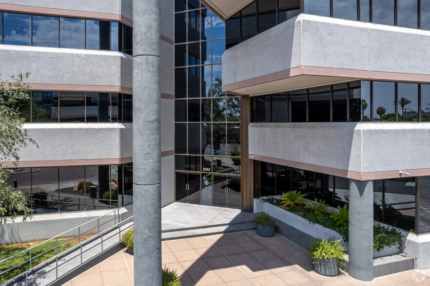 5353 N 16th St, Phoenix, AZ for lease - Building Photo - Image 3 of 9