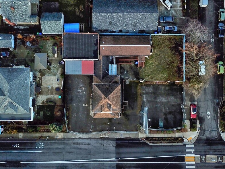 8523 SE Stark St, Portland, OR for sale - Building Photo - Image 2 of 9