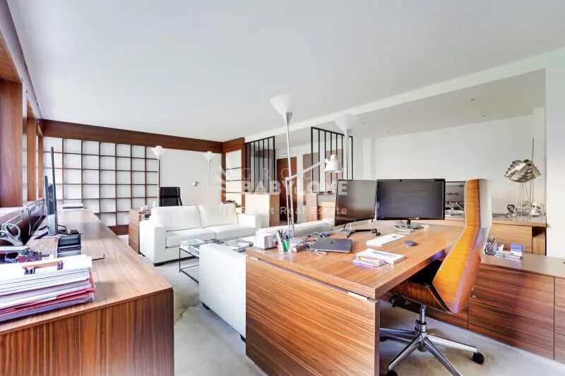 Office in Paris for sale Building Photo- Image 1 of 9