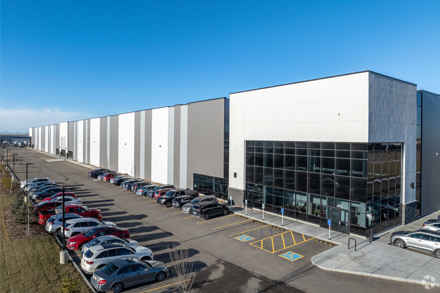 292028 Crosspointe Rd, Calgary, AB for lease - Building Photo - Image 3 of 6