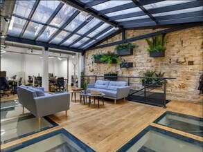 40 Rue De Paradis, Paris for lease Interior Photo- Image 2 of 6